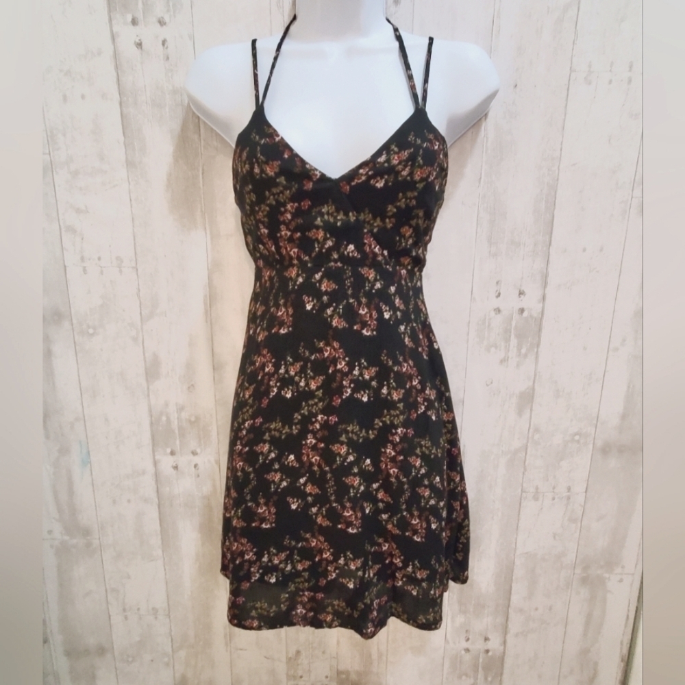 💚5/$25 Full Tilt Tillys Ditsy Floral Black Flirty Fit & Flare Mini Dress XS